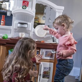 Step2-Kids-Kitchen-Fun-with-Friends-2