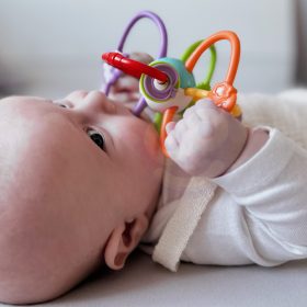 WOOPIE-BABY-SENSORY-TOY-RATTLE-TEETHING-2in1-3